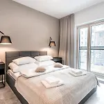 P&O Apartments Mennica Residence III